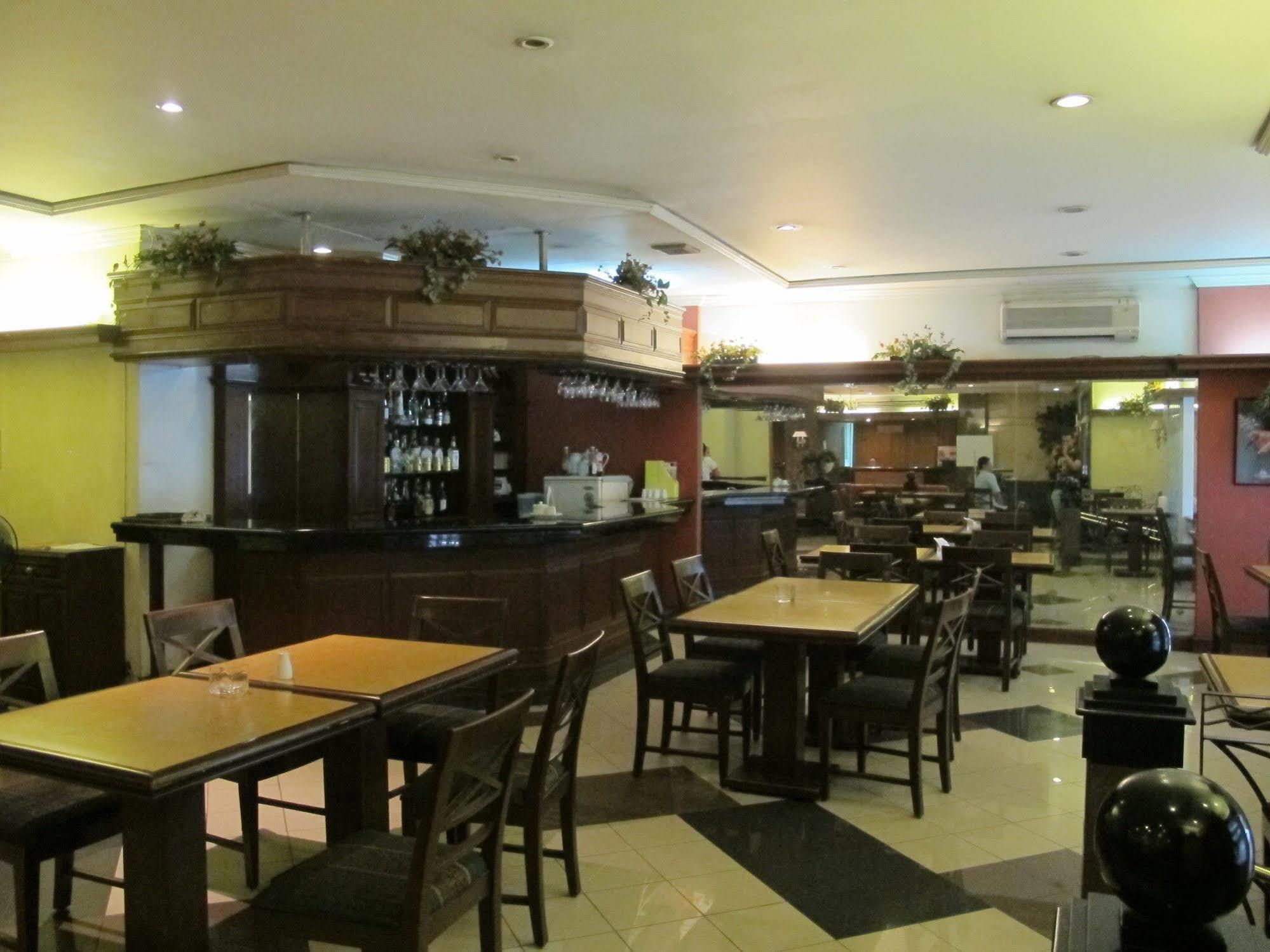 Mabini Mansion Hotel & Residential Suites Manila Esterno foto