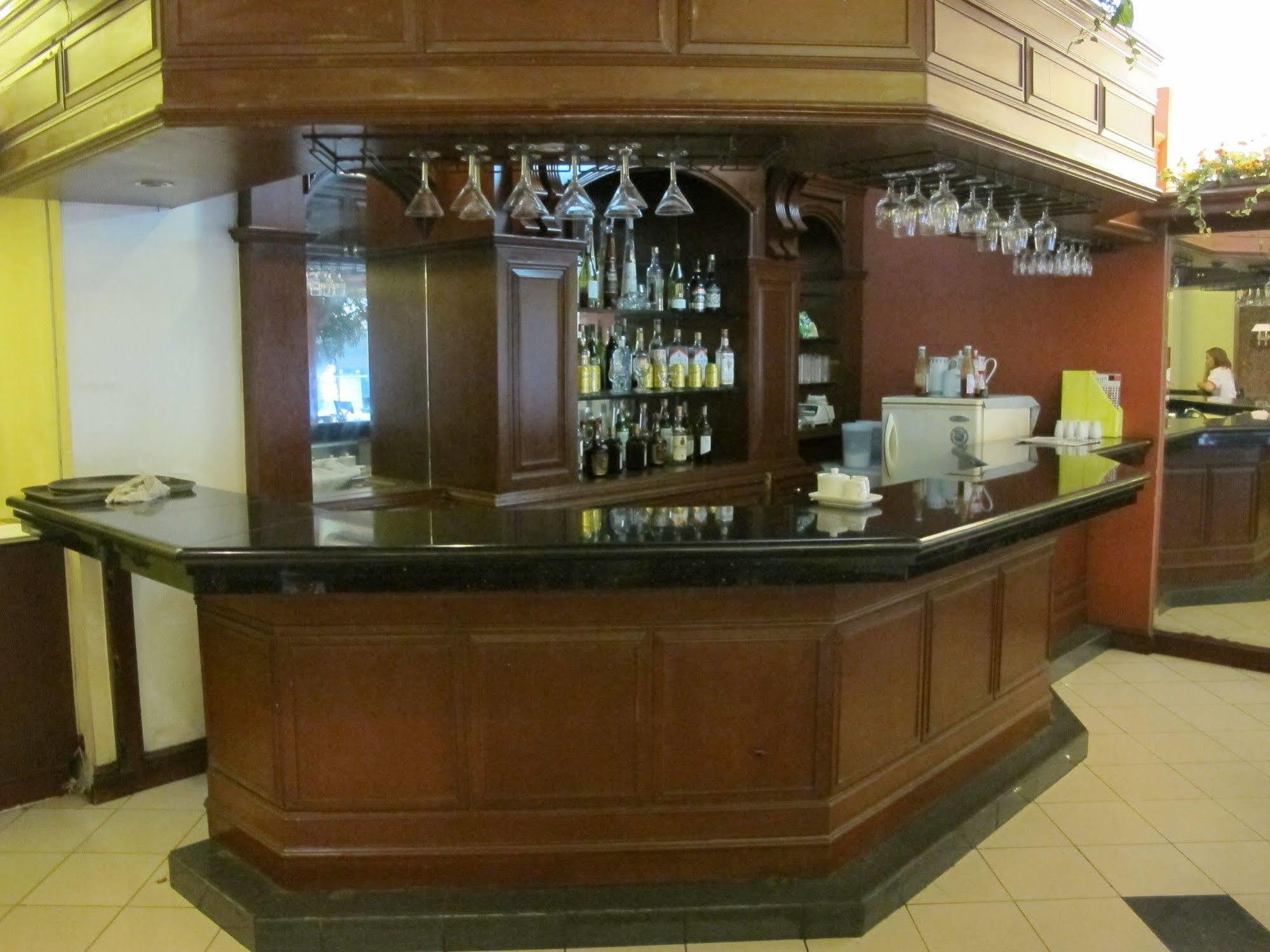 Mabini Mansion Hotel & Residential Suites Manila Esterno foto