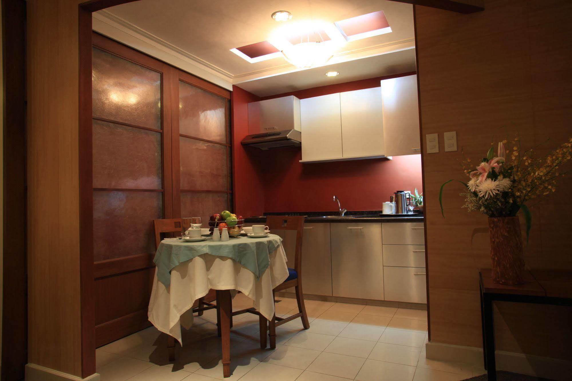 Mabini Mansion Hotel & Residential Suites Manila Esterno foto
