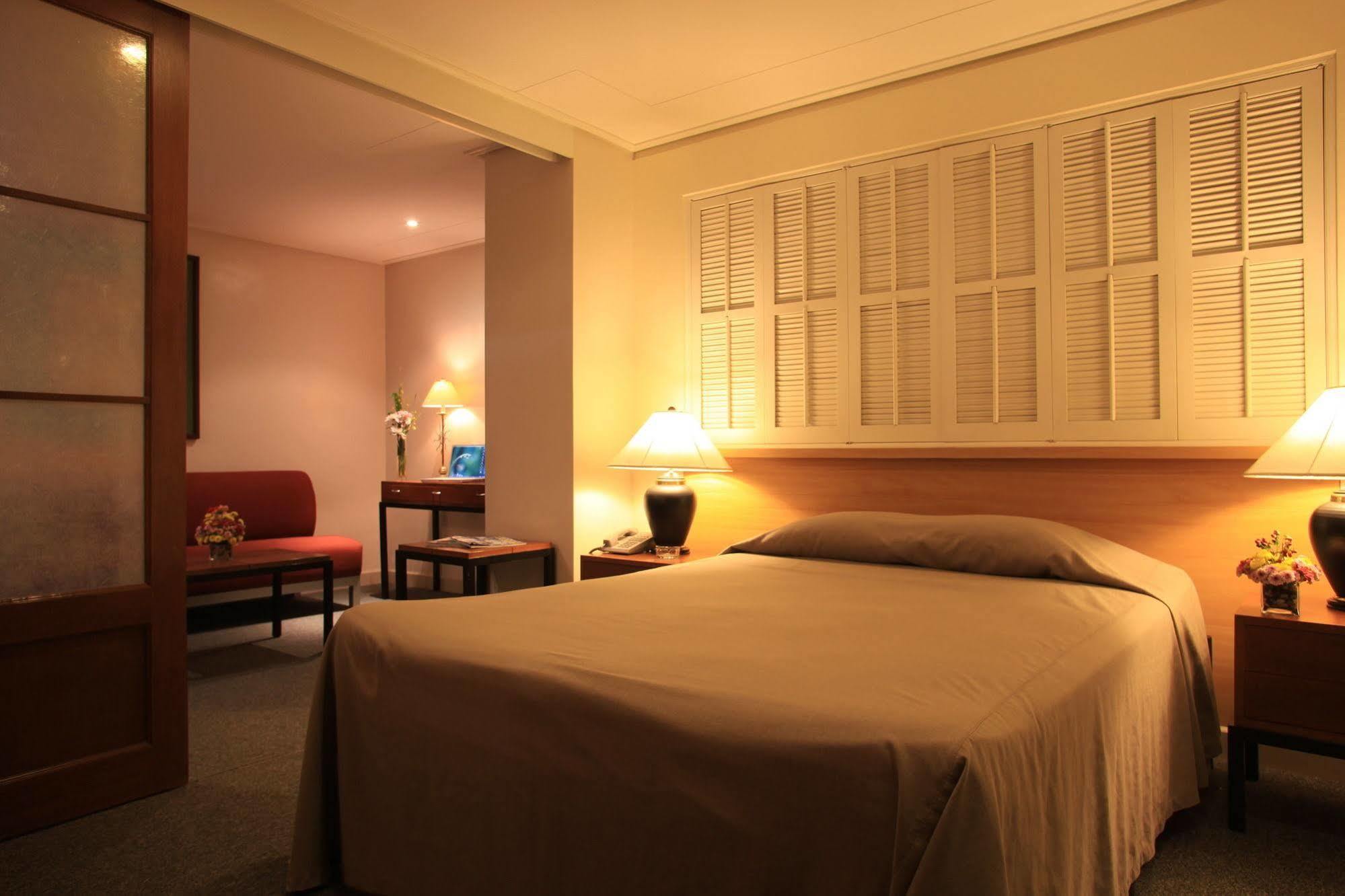 Mabini Mansion Hotel & Residential Suites Manila Esterno foto