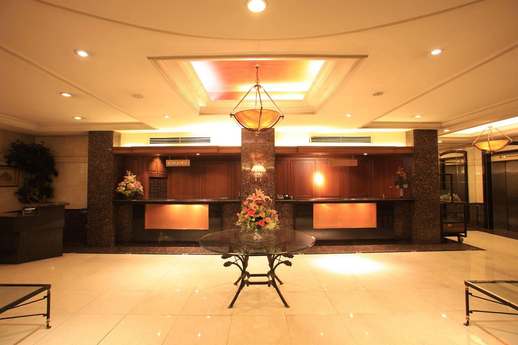 Mabini Mansion Hotel & Residential Suites Manila Esterno foto
